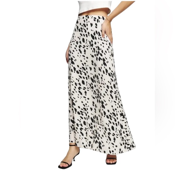 Reformation Vista Skirt in Savanna 0